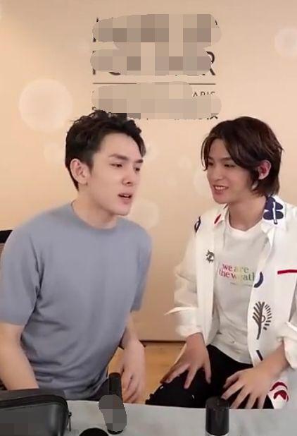 李佳琦直播回顾杨幂,杨幂在李佳琦直播间穿的什么鞋子