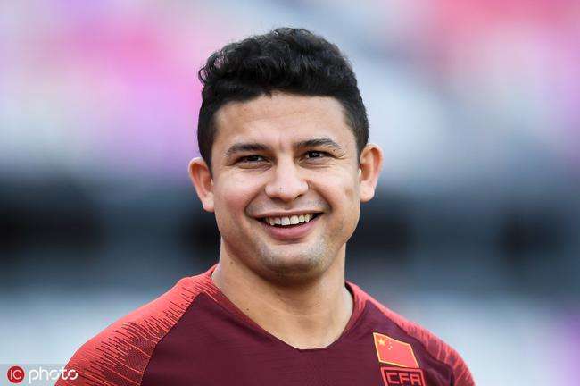 埃尔克森入选国足视频,埃尔克森为什么能代表中国队踢球