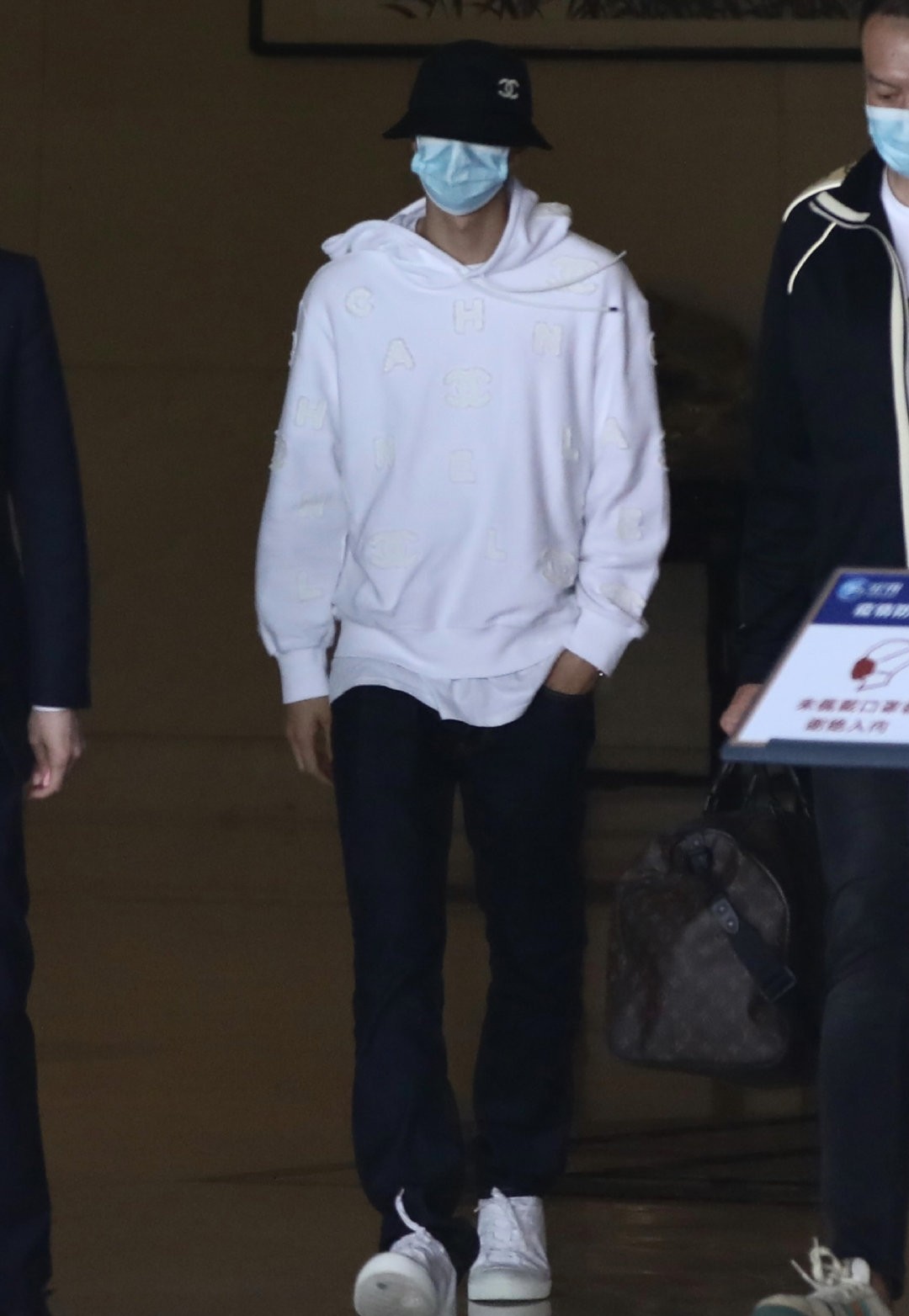 一博最新红毯照,一博退娱乐圈了吗