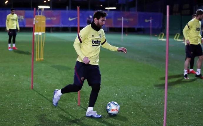 足球比赛可以多个赛事一起进行吗,足球比赛赛程表10个队如何编排