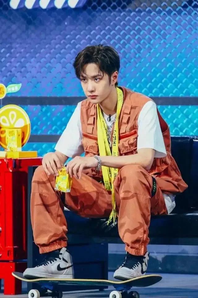 买王一博同款的店铺平价,买王一博同款博主