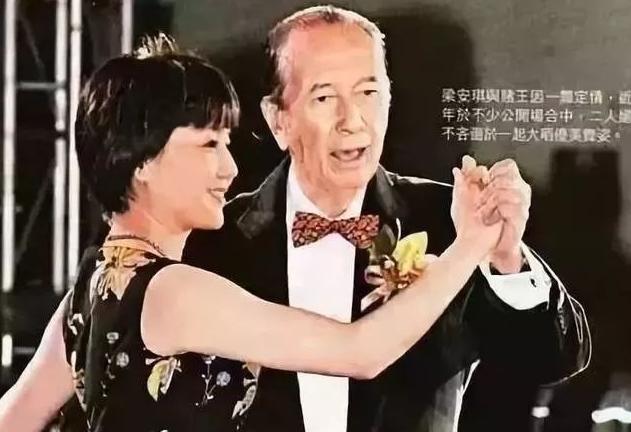 何鸿燊的传奇情史,和5个女人纠缠79年之久,风流半生却无一真爱