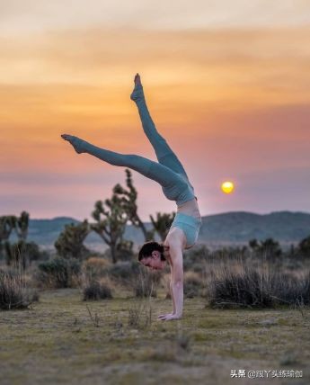 宫寒适合练什么体式的瑜伽,宫寒湿气重做瑜伽适合哪些动作