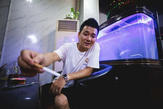 中国第一个硅胶娃娃体验馆，开在工厂区