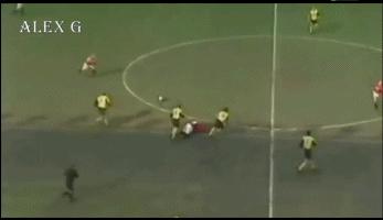 斯科尔斯英超最佳长传手,哈维阿隆索斯科尔斯长传