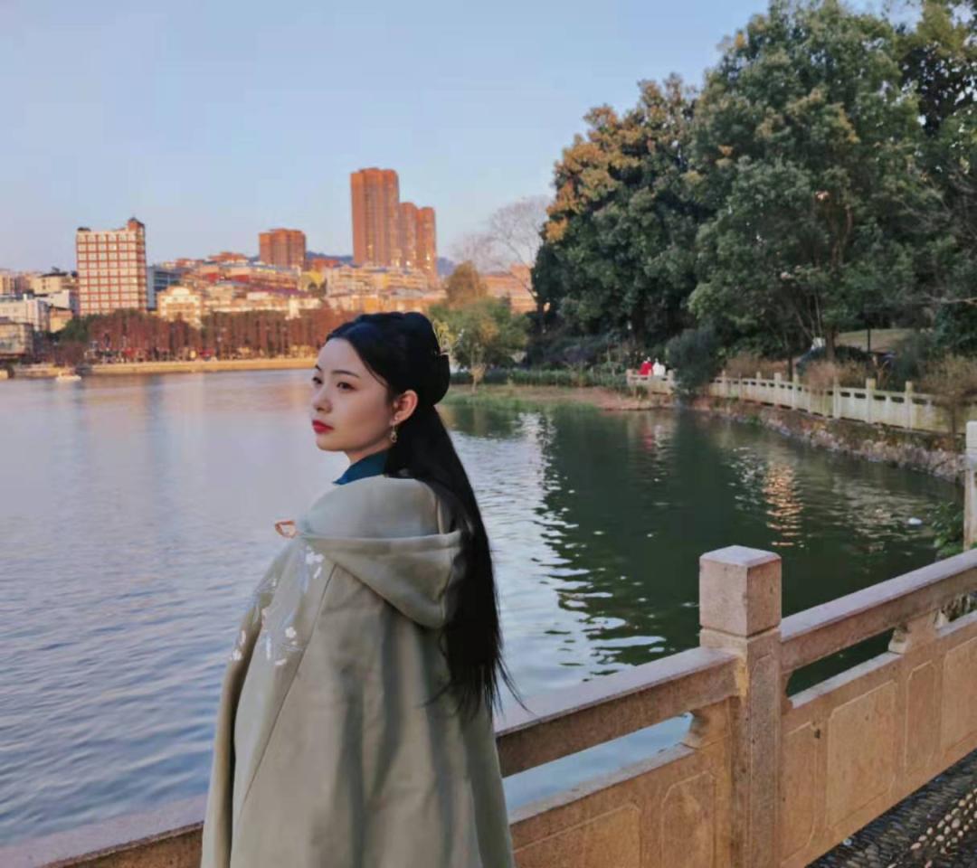 只要上班够土下班就没人认出,只要上班够土下班就认不出来