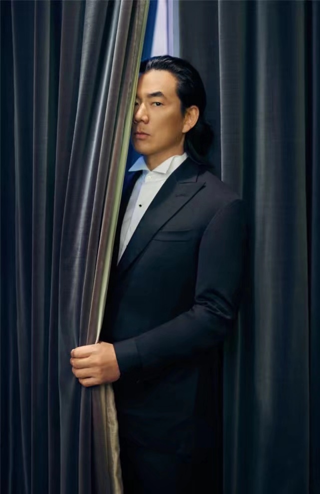 任贤齐年轻时颜值巅峰长头发,任贤齐极度霸气