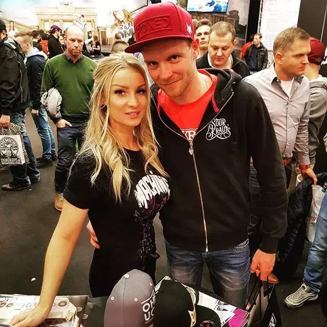 自从坐上了小姐姐的GT-R之后，天天都能体验速度与激情的快感