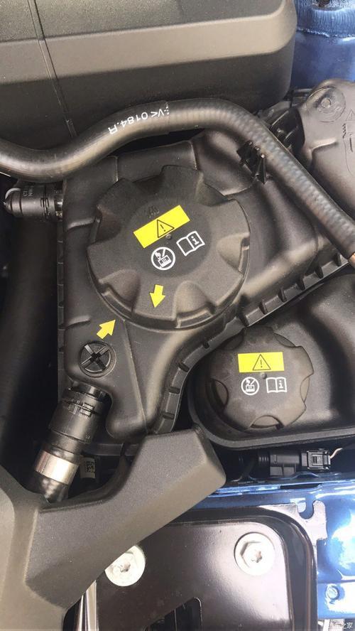 宝马3系防冻液更换教程,宝马3系防冻液在哪里加