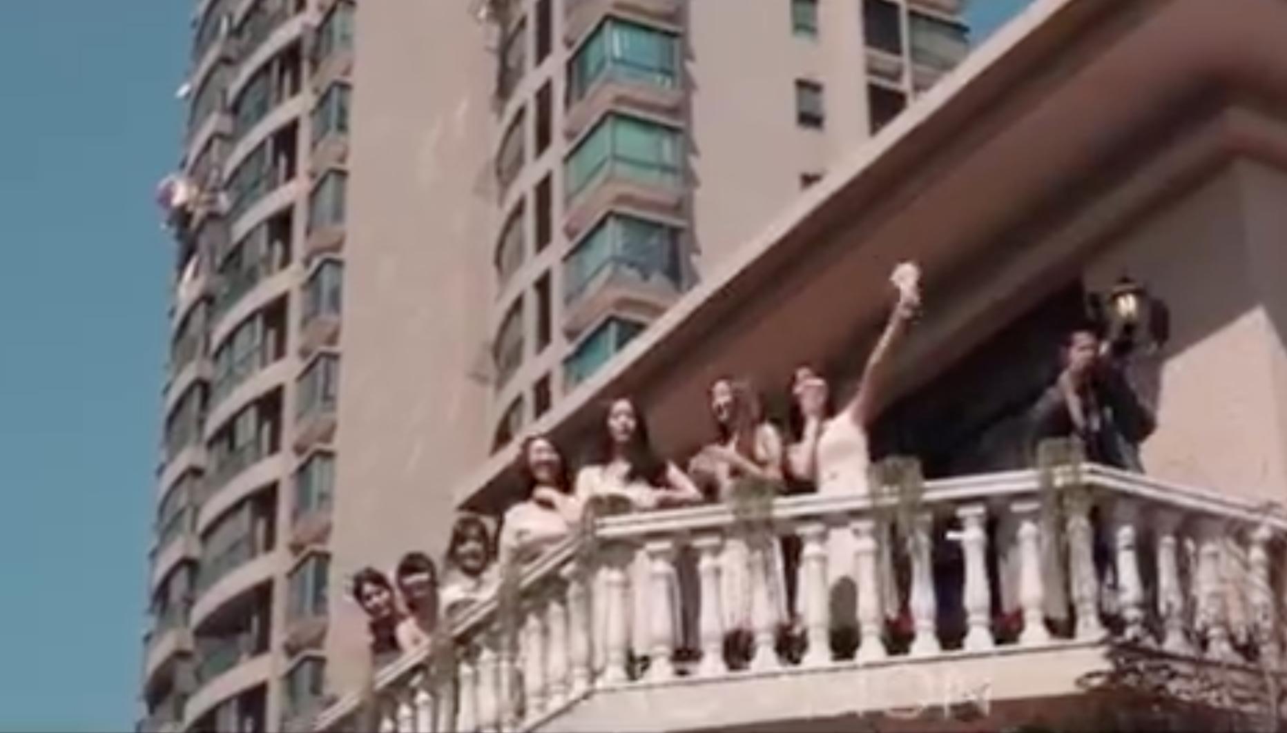 王思聪送酒神的劳斯莱斯是哪款,酒神王思聪婚礼送劳斯莱斯