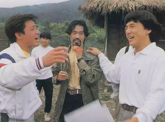 “斗战锦鲤”成龙，人生没有躺赢，只有拿命拼赢