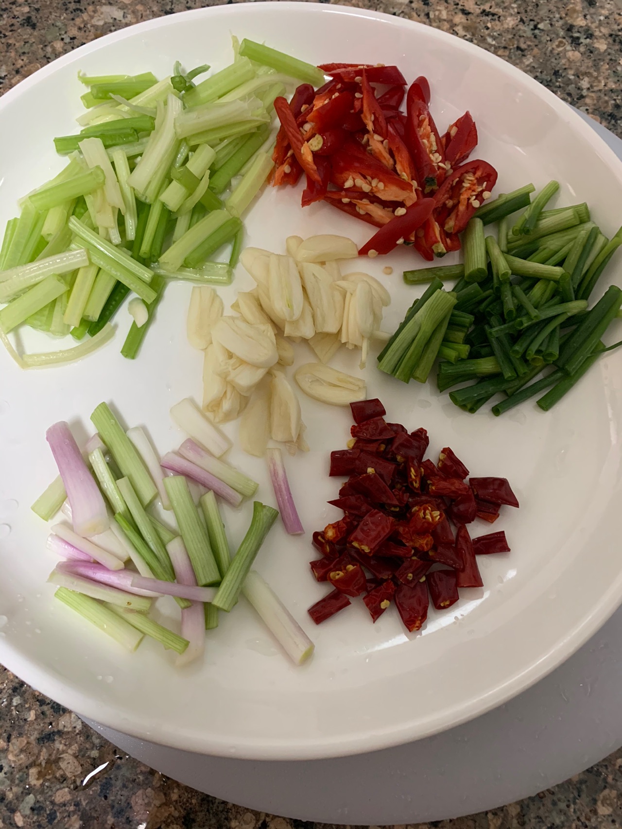 春笋的家常做法春笋焯水后怎么炒,春笋的做法大全家常菜油焖春笋