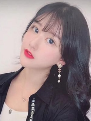 适合圆脸八字刘海扎的甜美发型,大圆脸女生在家修八字刘海