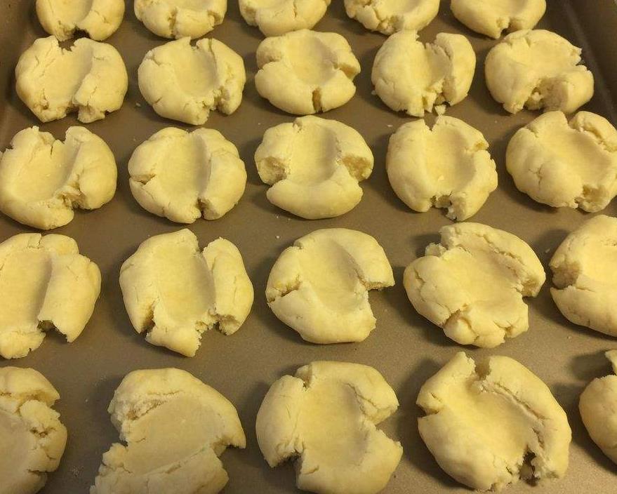 快过年了自制牛轧糖,怎么制作可以留到过年吃的小饼干