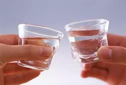 怎样喝酒才是正确方式,喝酒的小技巧你知道吗