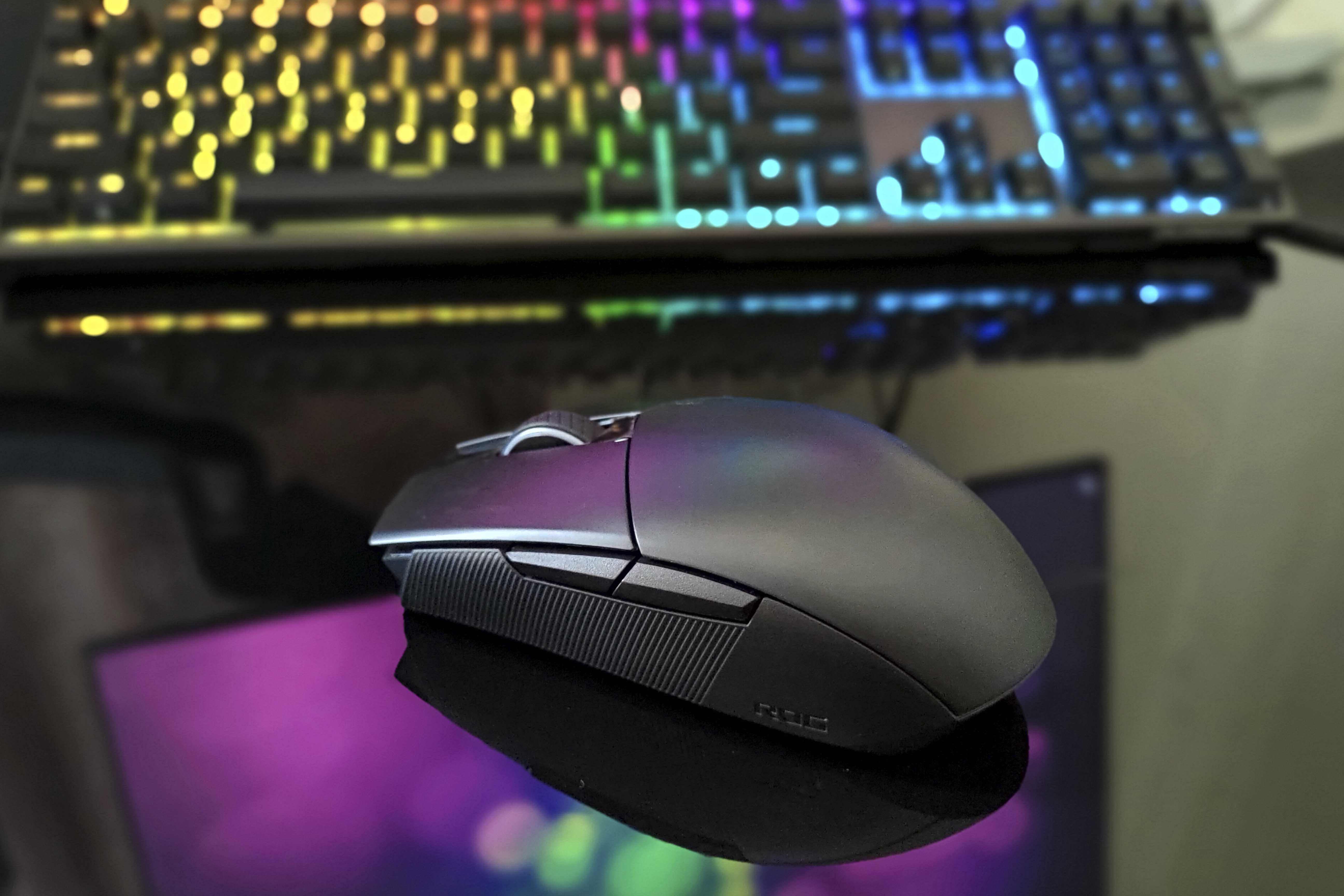 rog影刃2无线版鼠标拆解评测,rog月曜白影刃2鼠标测评