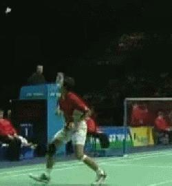 羽毛球反手高远球鞭打发力,羽毛球反手高远球训练方法