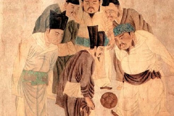 足球运动是不是起源于中国的蹴鞠,宋朝蹴鞠的兴衰