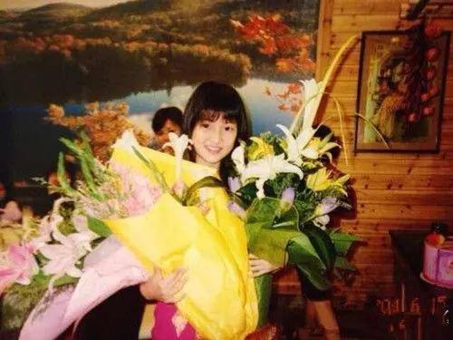 单纯的郭美美，如何走上私生活糜乱之路？不靠谱的亲戚负主要责任