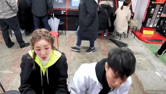 易烊千玺发型权志龙发型,权志龙易烊千玺红色