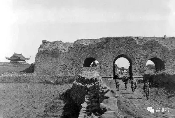 南京相隔百年的照片,南京城景对比图