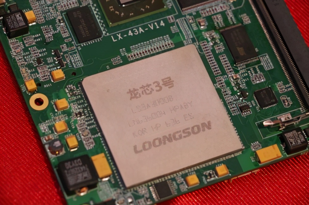 82岁造出“中国芯”，打破西方技术垄断，成美国最怕的中国女人