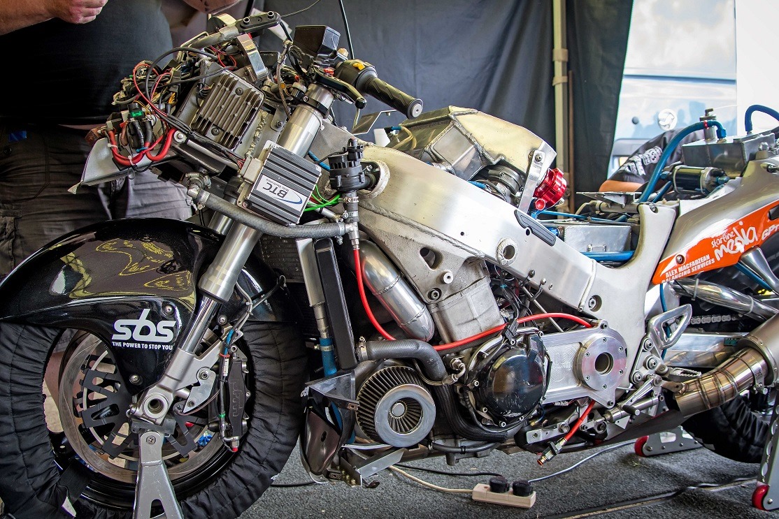 铃木隼极速400km,铃木隼高速飙车第一视角