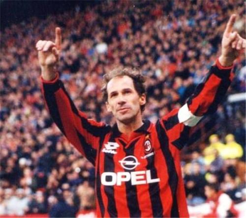 ac米兰历史最佳阵容舍瓦,ac米兰历史最强防线