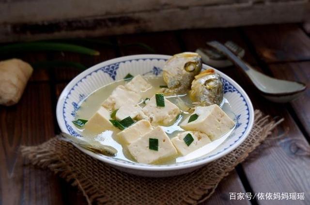 坐月子煲什么汤好一点下奶,坐月子炖什么汤好吃下奶