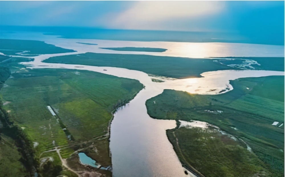女娲抟黄土造人是哪一篇,女娲抟土造人的地方