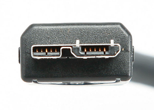 同事移动硬盘出问题,替换法确定故障原因,赞商家三年只换不修