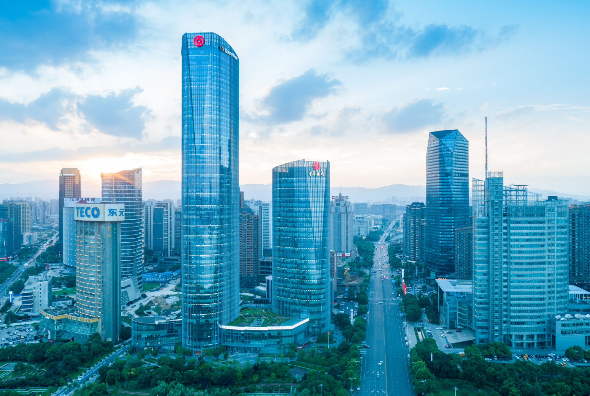 南昌红谷滩未来最好地段,南昌红谷滩凤凰俊彩小学