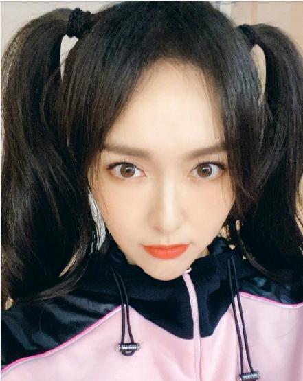 比较火的女明星发型搭配,女明星造型心机发型