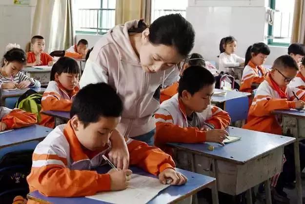 东联小学:“春雨乐园润物无声”