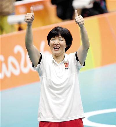 女排神话背后的艰难爱情：异地离婚、13年长跑、瘫痪相守、远嫁