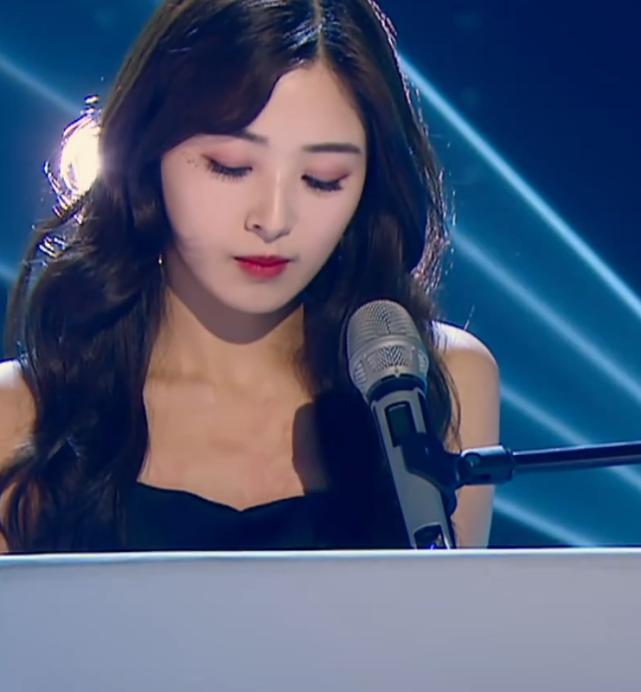 蓝盈莹张含韵比赛视频,张萌谈蓝盈莹完整视频