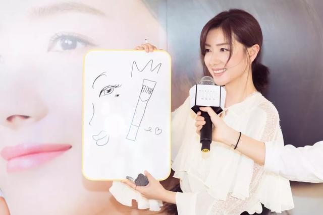 万茜代言怡丽丝尔现场,万茜怡丽丝尔片场视频