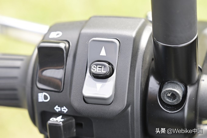 川崎z900跟川崎z1000有什么差别,川崎Z900驾驶体验