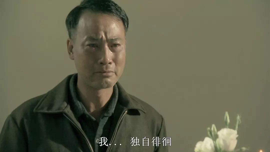 他是香港最低调的影帝,梳起飞机头他又是令人闻风丧胆的江湖大佬