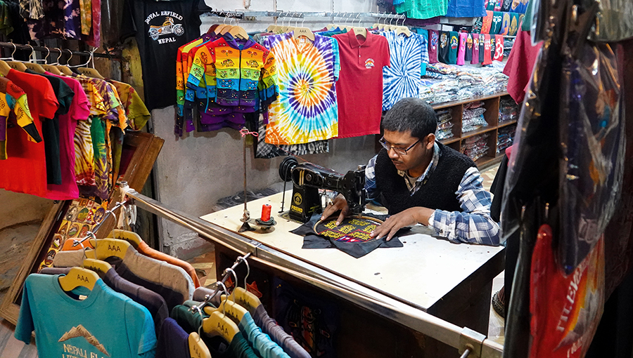 尼泊尔十堰,尼泊尔为什么这么穷