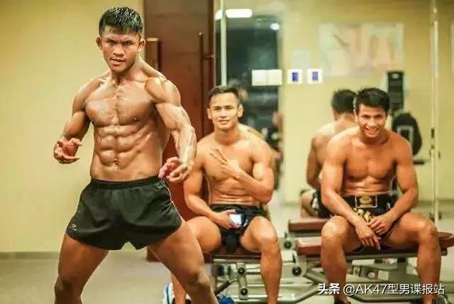 李小龙的眼镜蛇肌肉怎么练,李小龙眼镜蛇真实图片