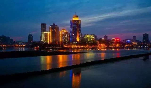 四川乐山附近城市,四川乐山是一座怎样的城市