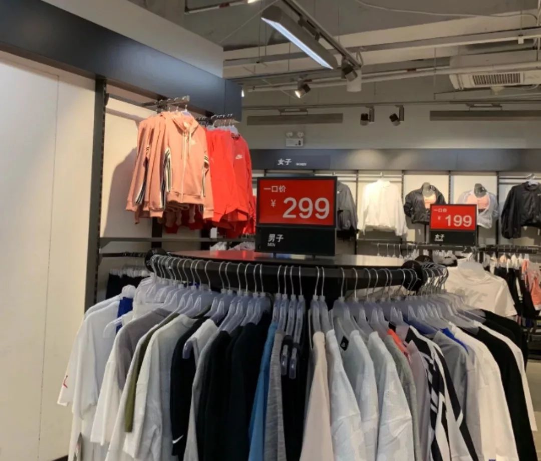 买阿迪耐克在哪里买保真又便宜,耐克阿迪哪里买最便宜