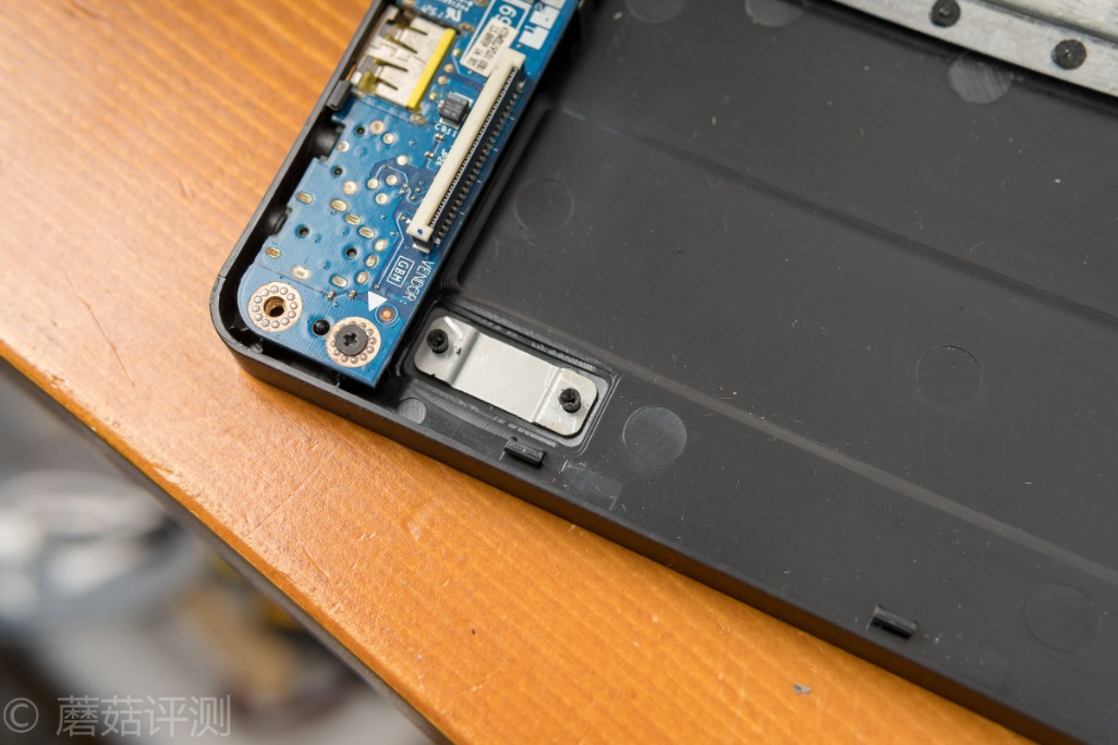 联想y400转轴坏了修理,转轴坏了换a壳手工费多少