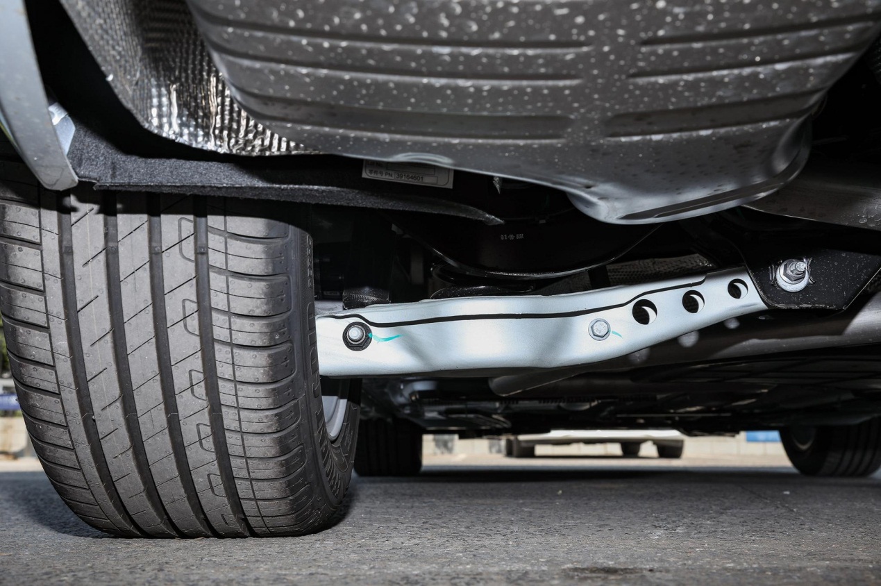 君威真实评测,新款君威值得购买吗