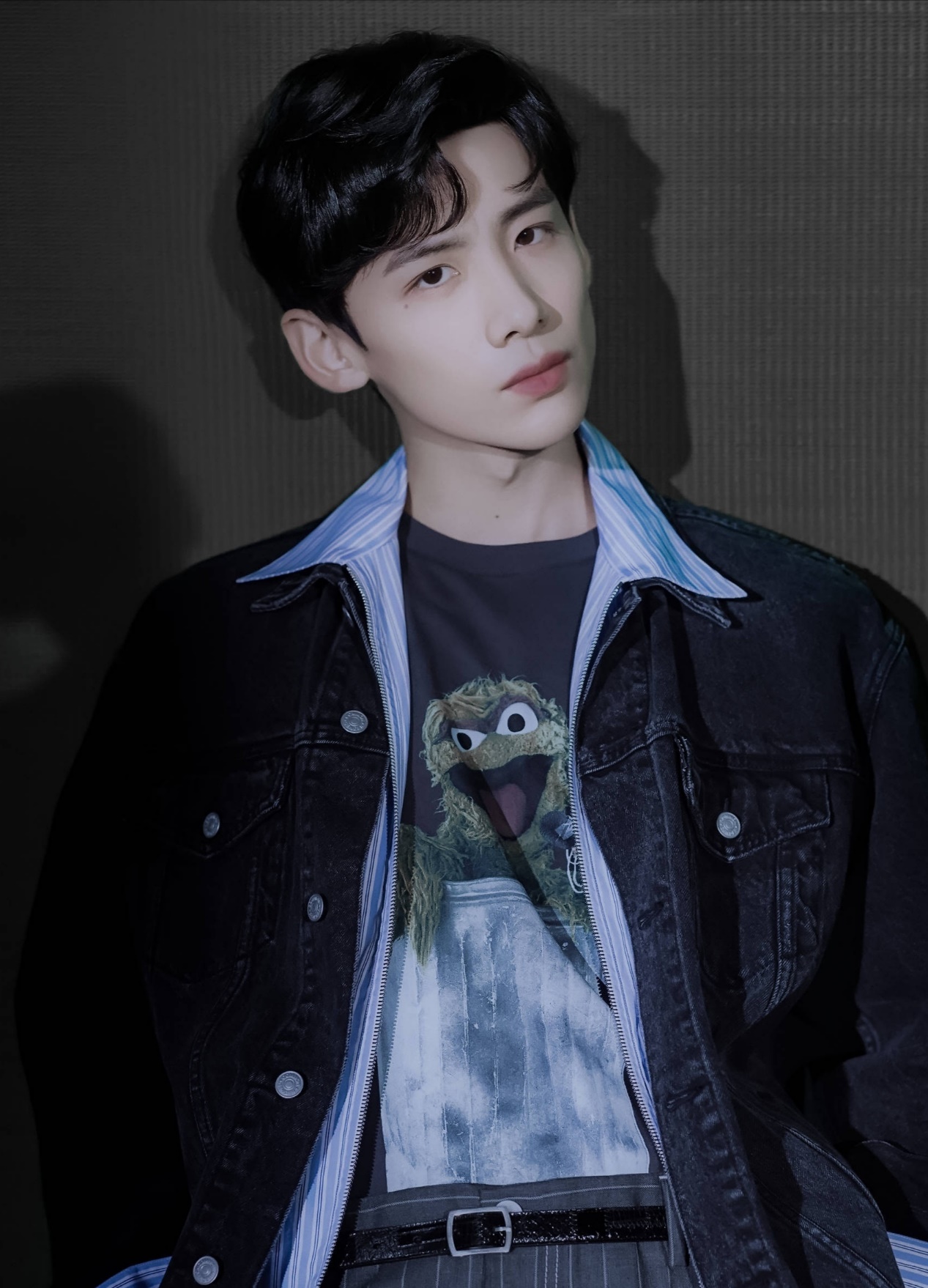 两边剃光的发型男士教程图解,男生易打理的发型两边剃光