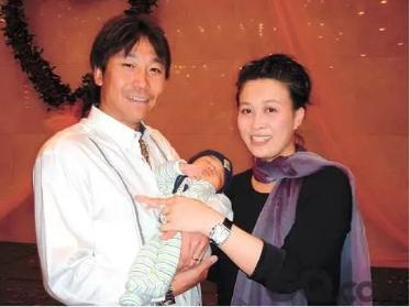 深爱高峰多年为他未婚生子的那英，为何转身嫁给备胎多年的孟桐？