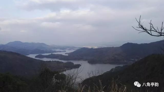 今夜，古角从心中流过