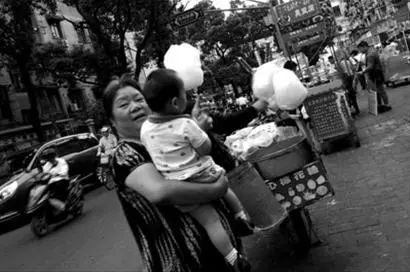 褰郸鏂版潙澶滃競涓婃捣璁板繂,涓婃捣浜虹溂涓殑褰郸鏂版潙