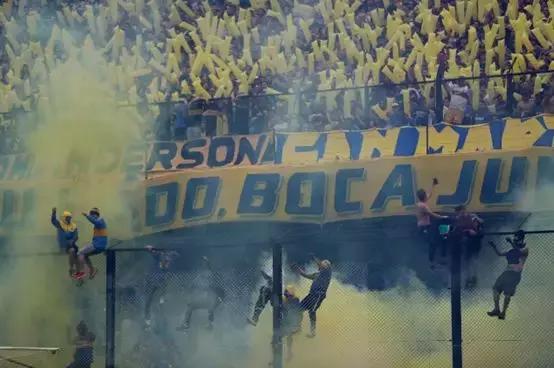 足球德比博卡青年vs河床,河床德比打架